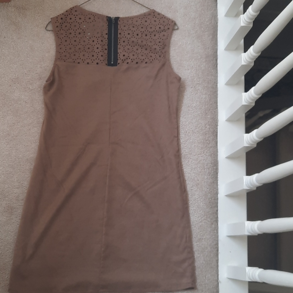 Dress - Picture 4 of 4